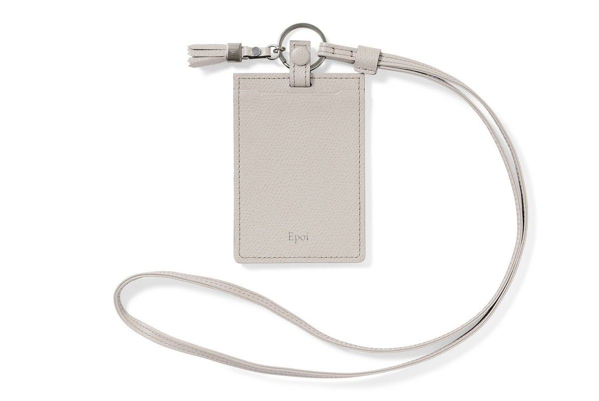 ツールズ パスケース あくいろ